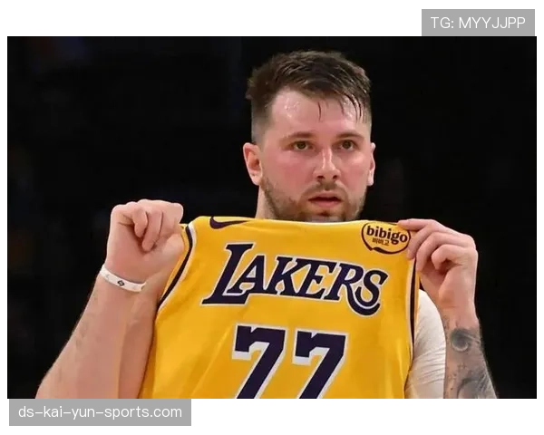 匹夫之勇难夺冠!东契奇44分,打败对手,也打废队友,东契奇精彩比赛 匹夫之勇难夺冠!东契奇44分,打败对手,也打废队友,东契奇精彩比赛